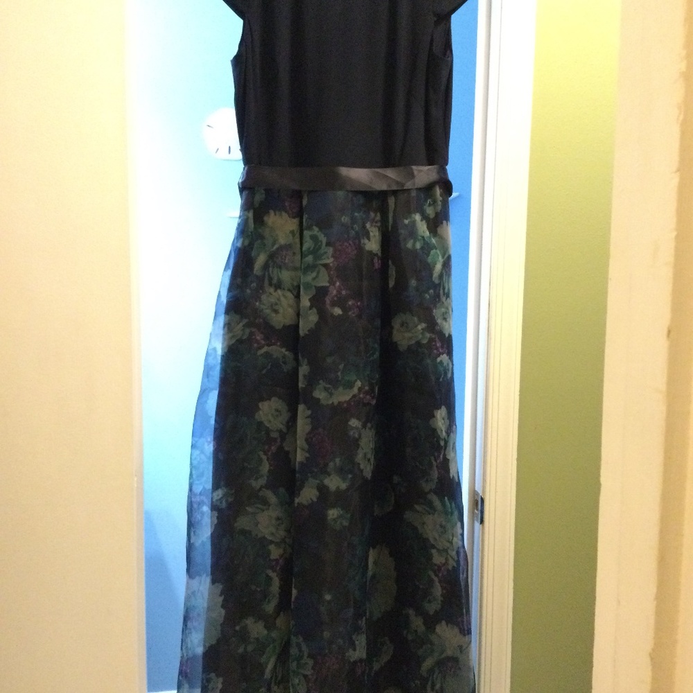 Macy’s Formal SNLY Size 12 Floral Dress